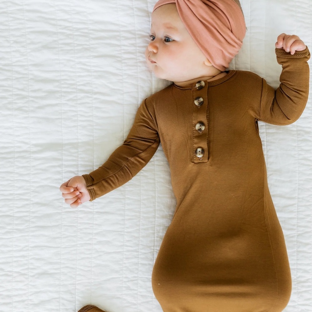 “Dylan” Lou Lou & co newborn knotted gown. GUC